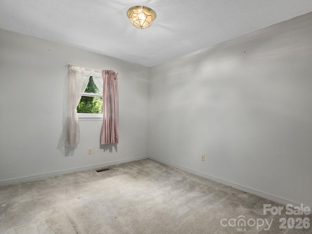 807 N Cherokee Avenue, Black Mountain, NC 28711