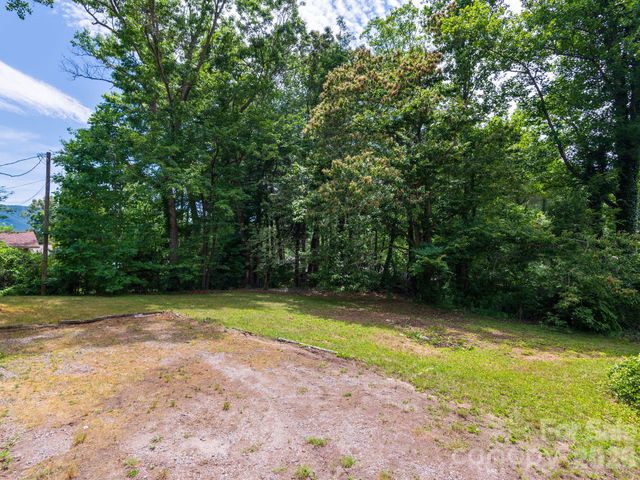 807 N Cherokee Avenue, Black Mountain, NC 28711