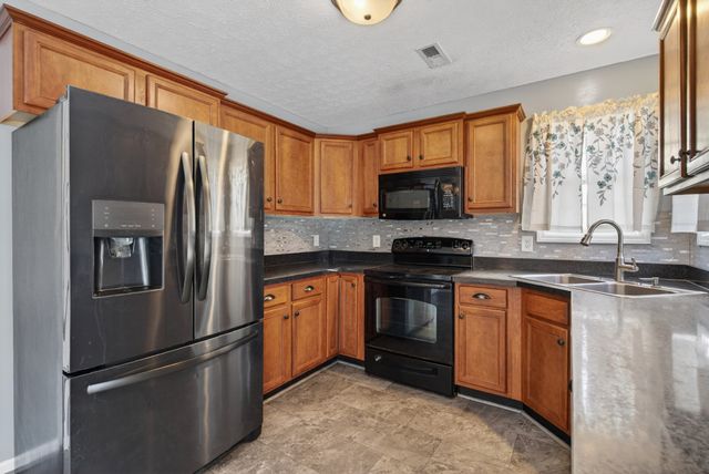 541 Parkvue Village Way, Clarksville, TN 37043