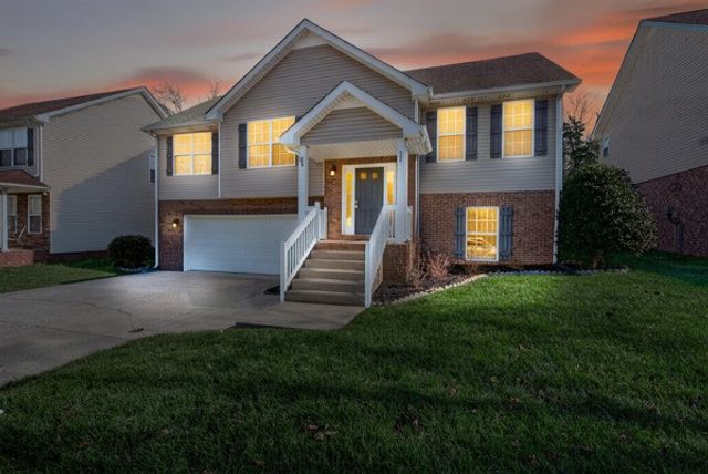 541 Parkvue Village Way, Clarksville, TN 37043