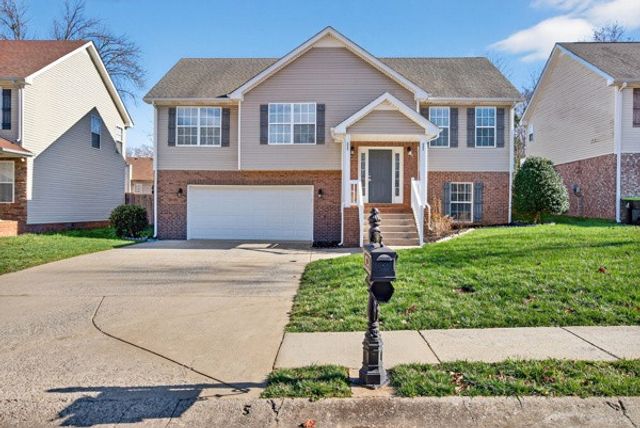 541 Parkvue Village Way, Clarksville, TN 37043