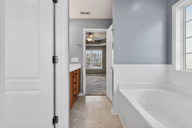 541 Parkvue Village Way, Clarksville, TN 37043