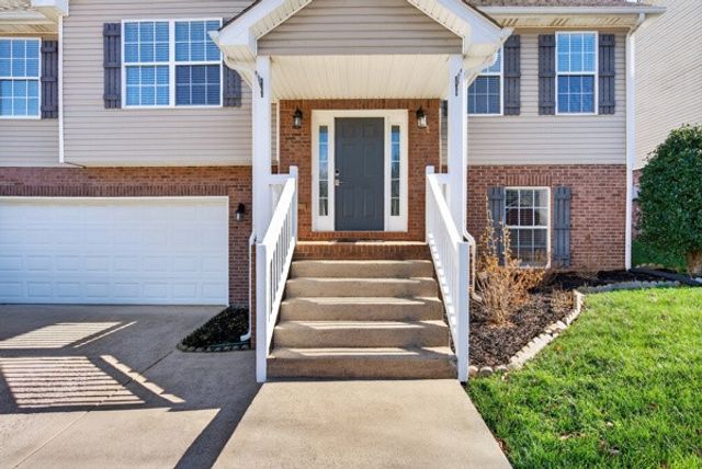 541 Parkvue Village Way, Clarksville, TN 37043