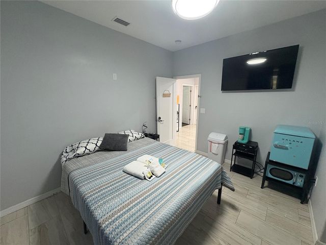 3715 VALLEY TREE DRIVE, Tampa, FL 33610