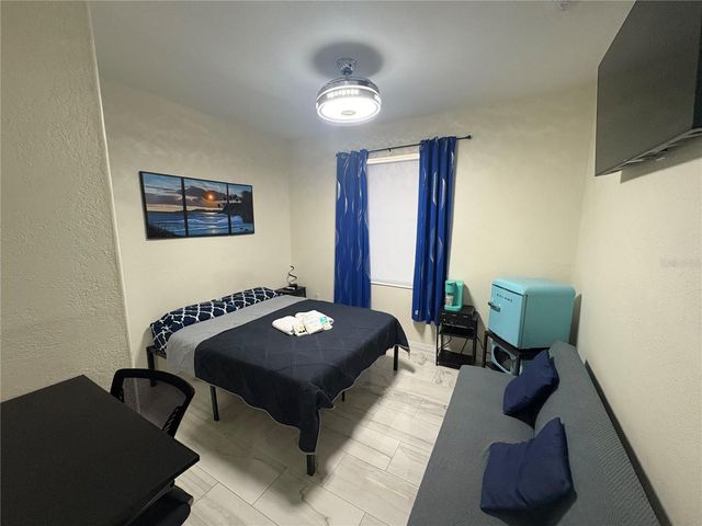 3715 VALLEY TREE DRIVE, Tampa, FL 33610