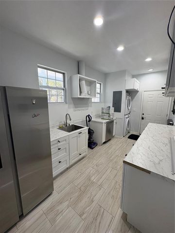 3715 VALLEY TREE DRIVE, Tampa, FL 33610