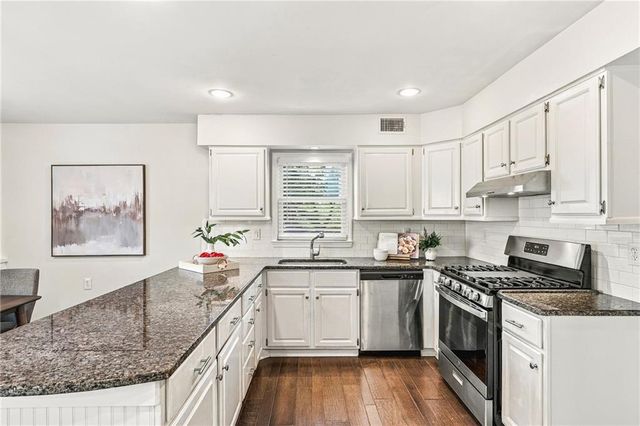 15 Ashleigh Terrace, Marietta, GA 30062