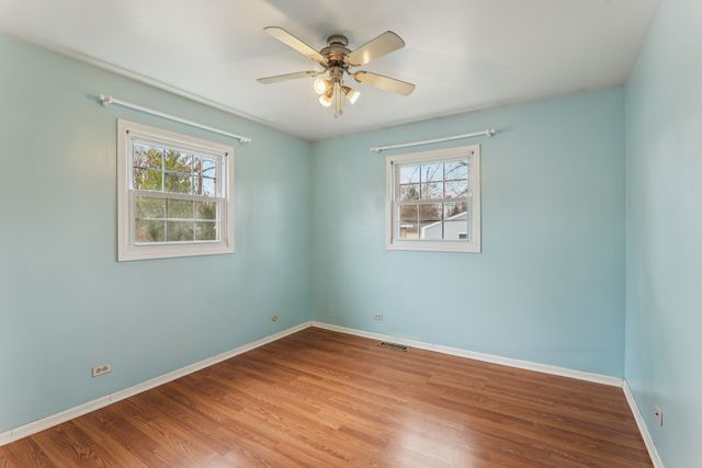 1903 Hazelwood Drive, Lindenhurst, IL 60046