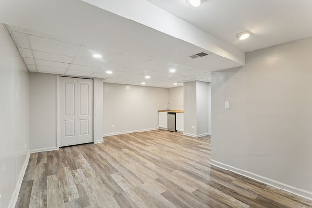 1903 Hazelwood Drive, Lindenhurst, IL 60046