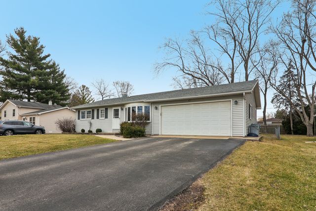 1903 Hazelwood Drive, Lindenhurst, IL 60046