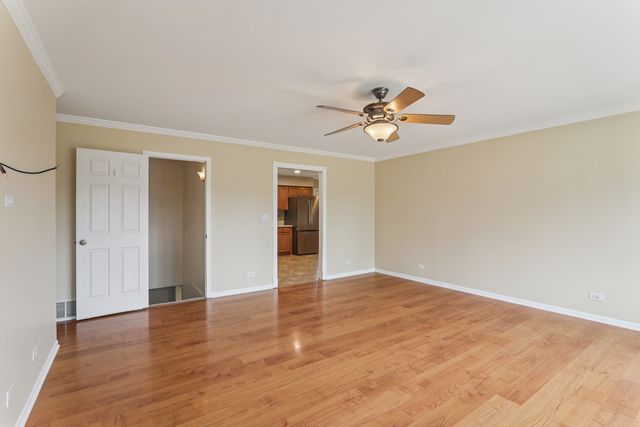 1903 Hazelwood Drive, Lindenhurst, IL 60046