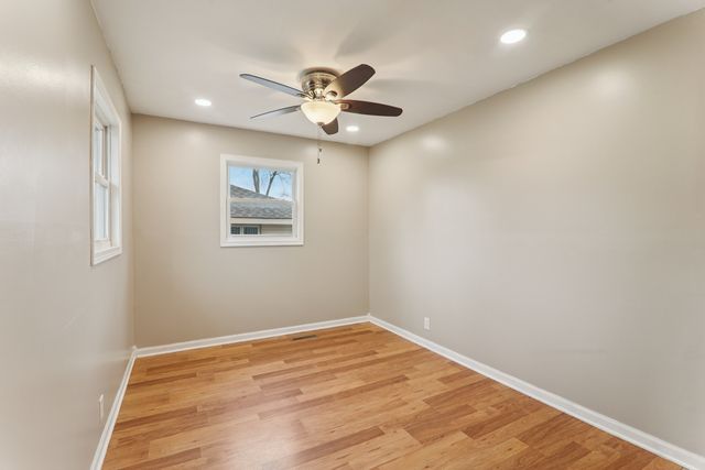 1903 Hazelwood Drive, Lindenhurst, IL 60046