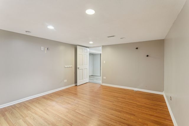 1903 Hazelwood Drive, Lindenhurst, IL 60046