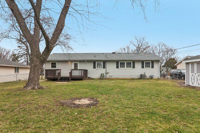 1903 Hazelwood Drive, Lindenhurst, IL 60046