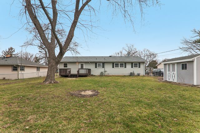 1903 Hazelwood Drive, Lindenhurst, IL 60046