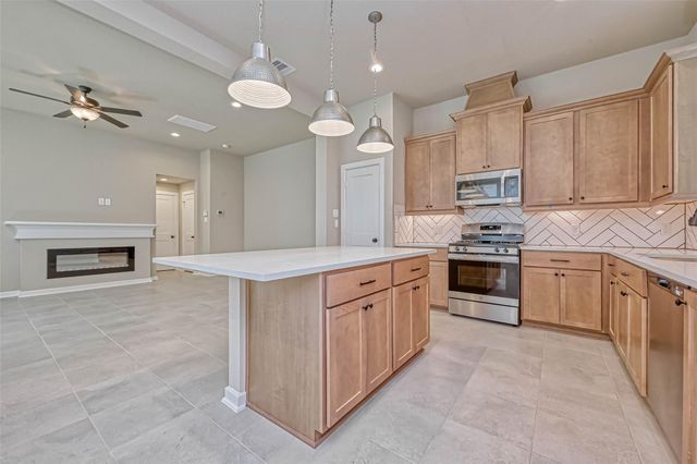 515 Longleaf Pine Drive, Montgomery, TX 77316