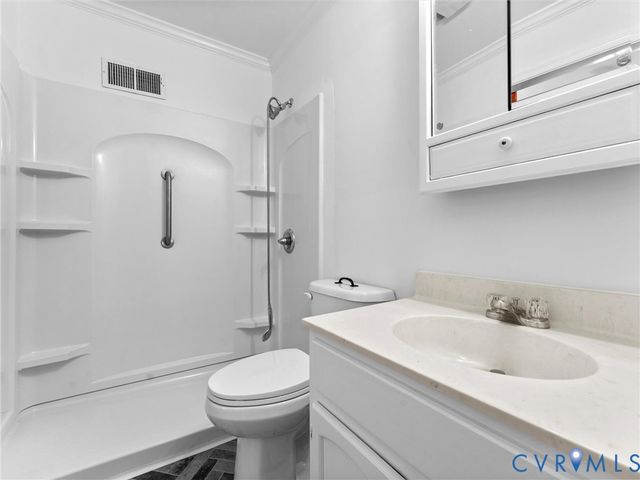 2135 Lakeview Dr, Powhatan, VA 23139