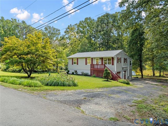 2135 Lakeview Dr, Powhatan, VA 23139