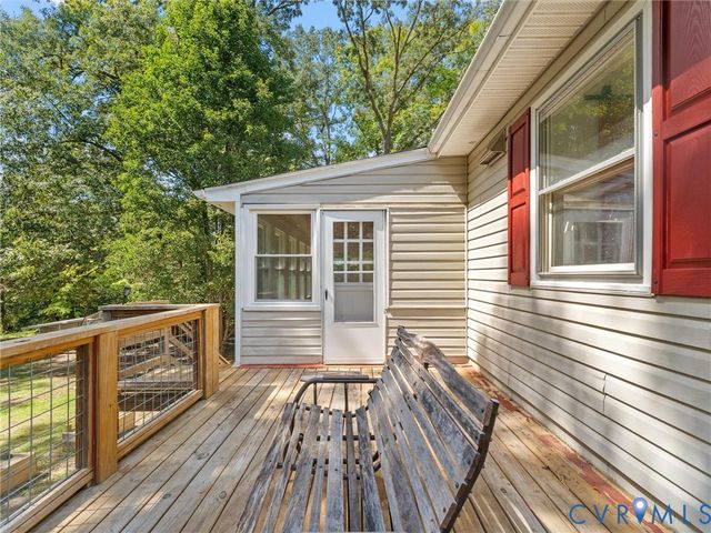 2135 Lakeview Dr, Powhatan, VA 23139