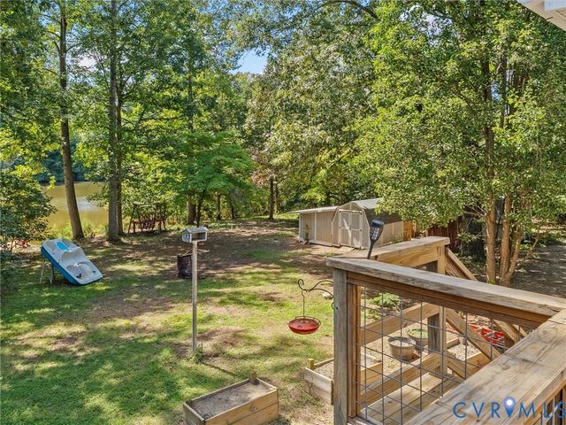 2135 Lakeview Dr, Powhatan, VA 23139