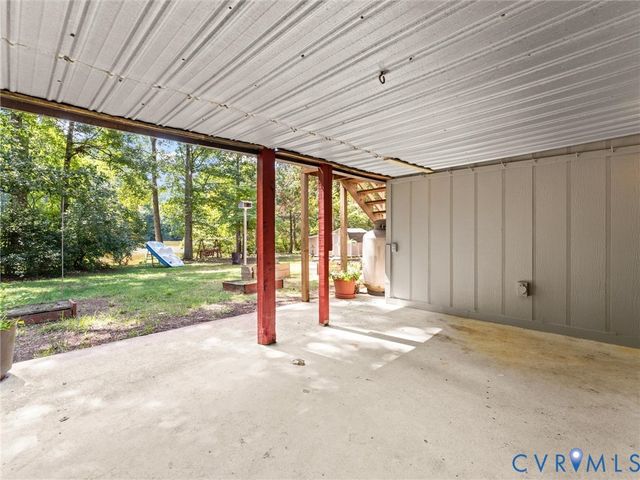 2135 Lakeview Dr, Powhatan, VA 23139