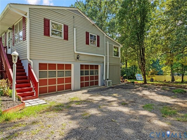 2135 Lakeview Dr, Powhatan, VA 23139