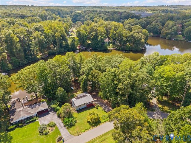 2135 Lakeview Dr, Powhatan, VA 23139