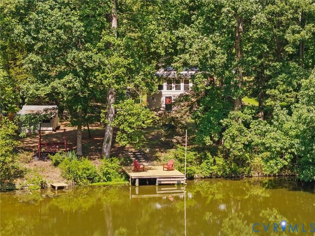 2135 Lakeview Dr, Powhatan, VA 23139