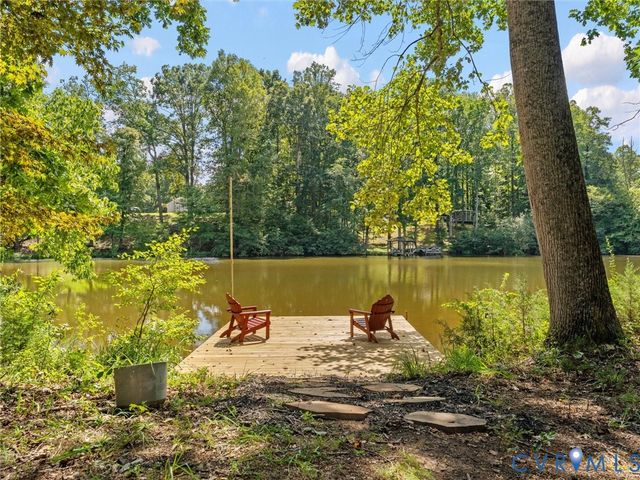2135 Lakeview Dr, Powhatan, VA 23139