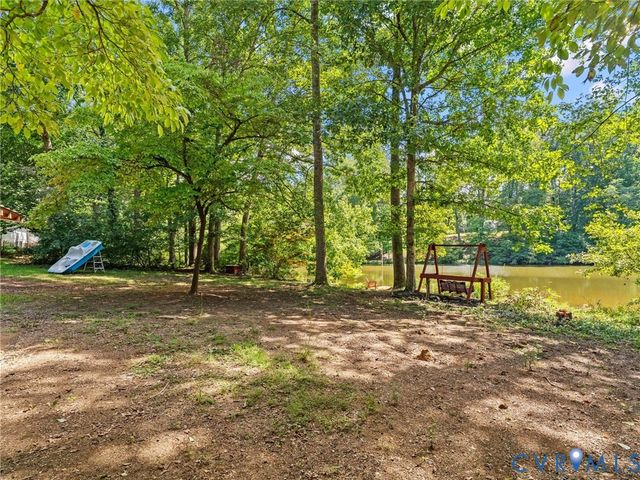 2135 Lakeview Dr, Powhatan, VA 23139