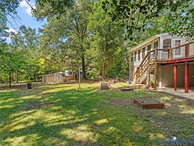 2135 Lakeview Dr, Powhatan, VA 23139