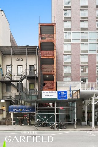 210 E 52ND Street, New York City, NY 10022