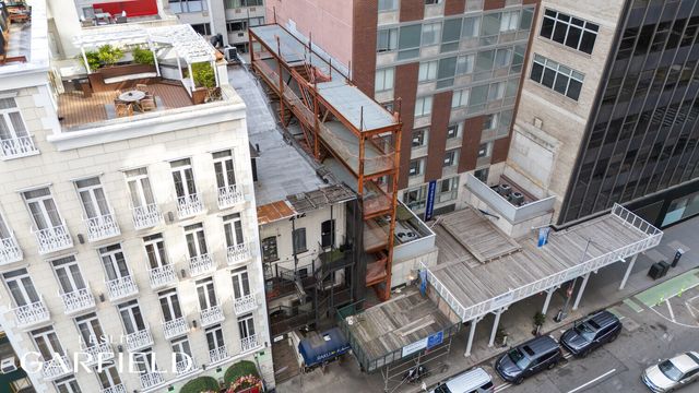 210 E 52ND Street, New York City, NY 10022