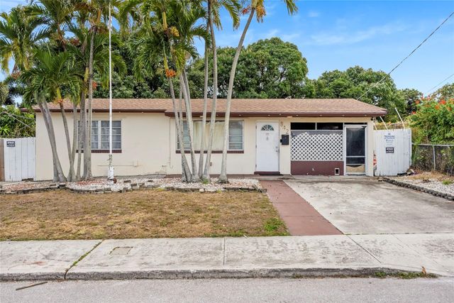 842 Kaye Street, West Palm Beach, FL 33405