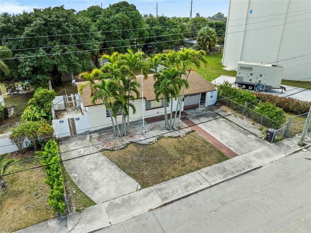 842 Kaye Street, West Palm Beach, FL 33405