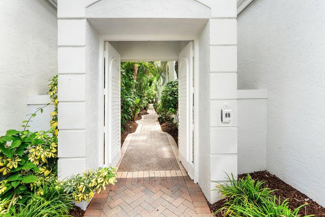 241 Coral Cay Terrace, Palm Beach Gardens, FL 33418