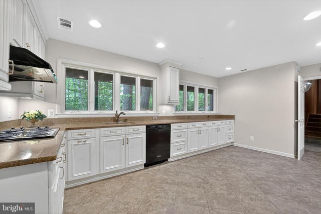 5215 HESPERUS DR, Columbia, MD 21044