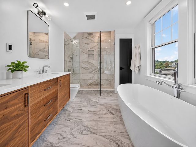 261 Tappan St 1, Brookline, MA 02445