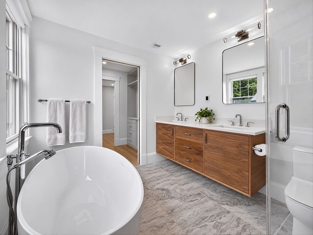 261 Tappan St 1, Brookline, MA 02445