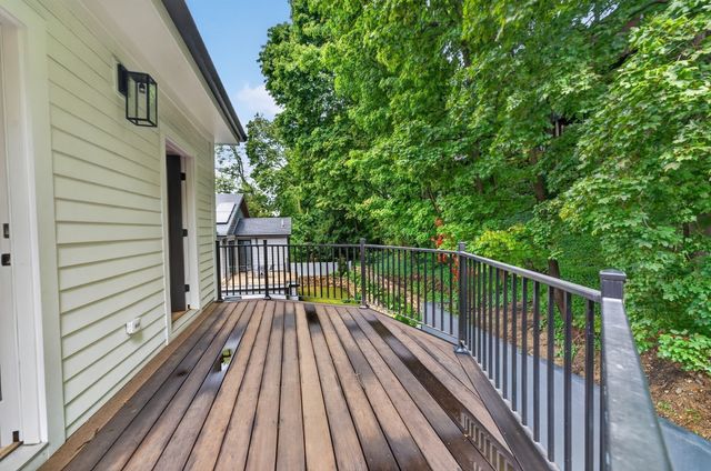 261 Tappan St 1, Brookline, MA 02445