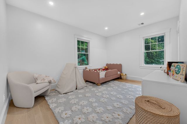 261 Tappan St 1, Brookline, MA 02445