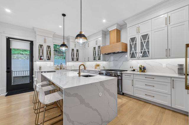 261 Tappan St 1, Brookline, MA 02445