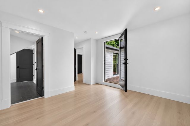 261 Tappan St 1, Brookline, MA 02445