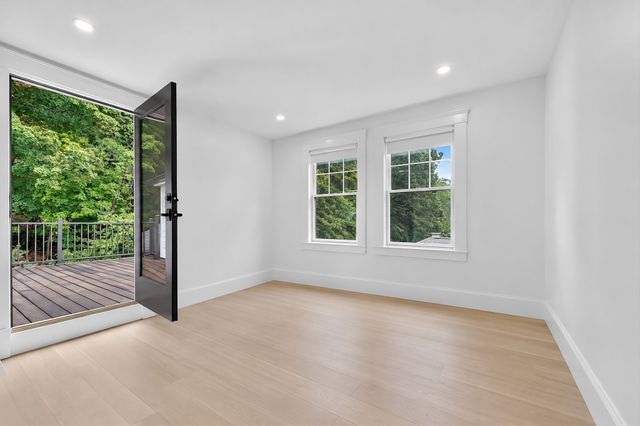 261 Tappan St 1, Brookline, MA 02445