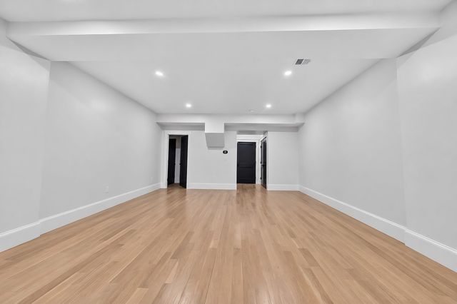 261 Tappan St 1, Brookline, MA 02445