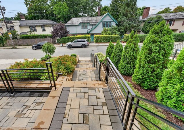 261 Tappan St 1, Brookline, MA 02445