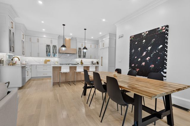 261 Tappan St 1, Brookline, MA 02445