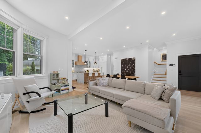 261 Tappan St 1, Brookline, MA 02445