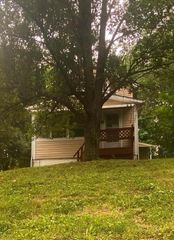 2221 Brickel Boulevard, Kansas City, KS 66104