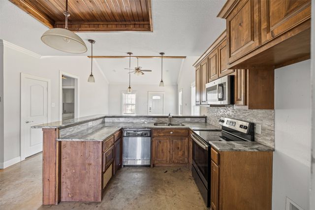 172 Edna Road, Waxahachie, TX 75165
